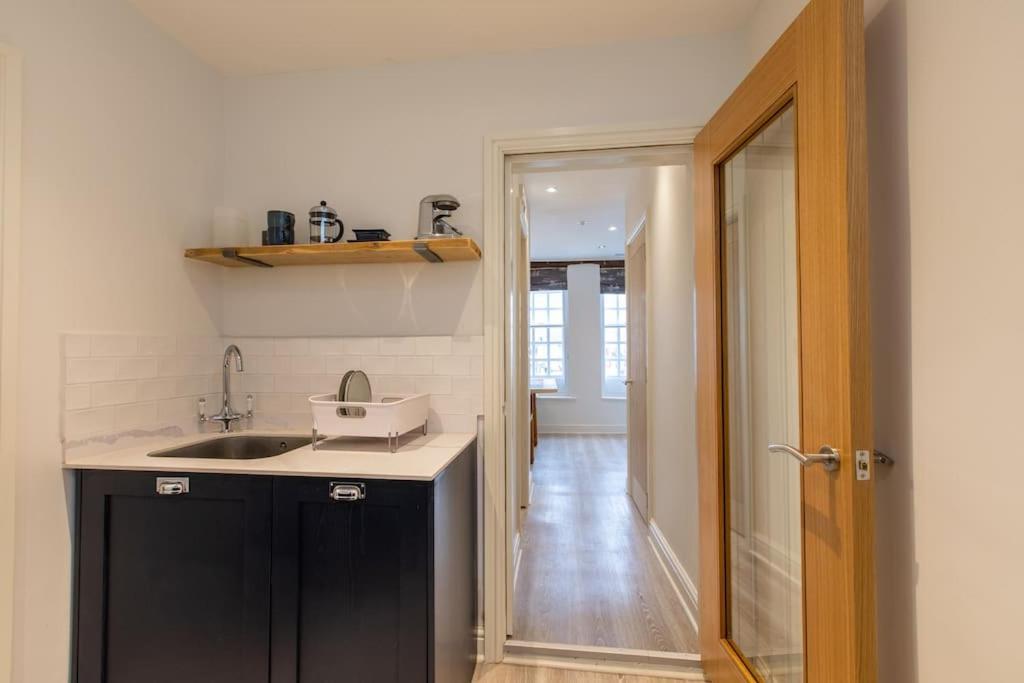 Herring Girl House - Harbourside Property, Sleeps 8 Scarborough Exterior photo